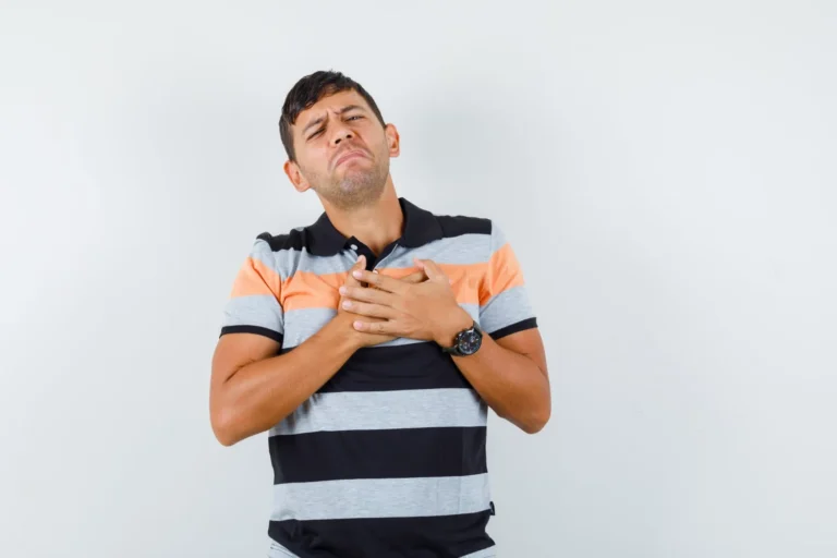 Understanding Chest Pain in Anxiety: Causes, Symptoms, Treatment, Prevention